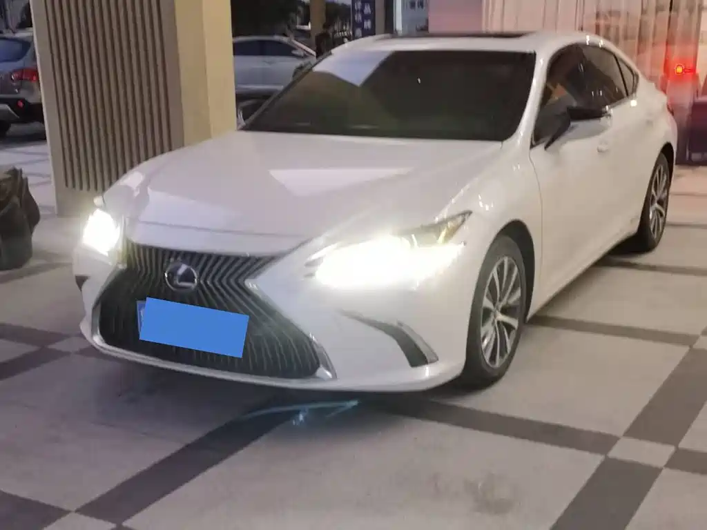 Lexus ES — миниатюра 2