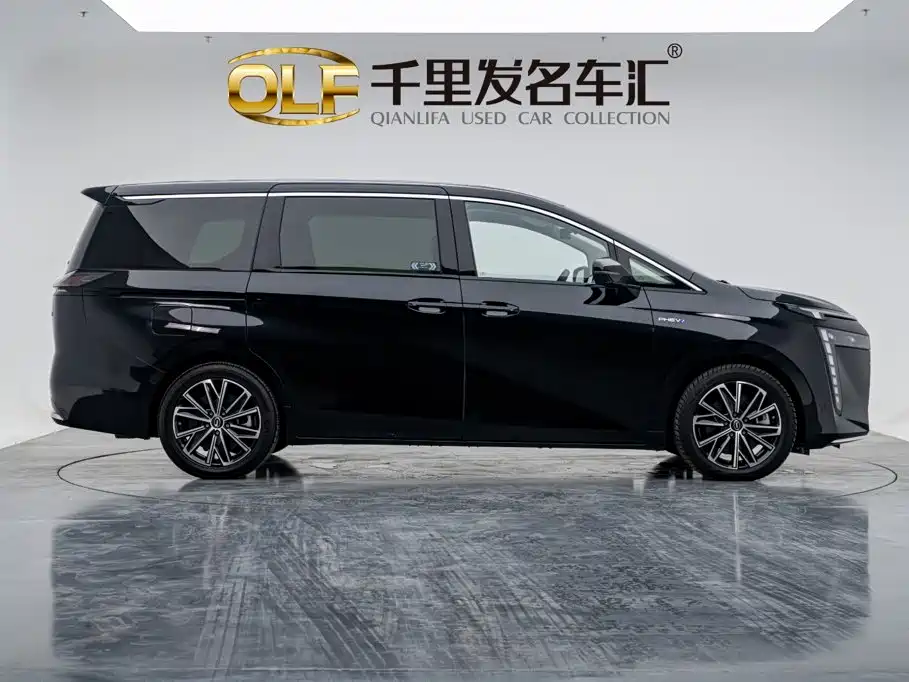 GAC Motor Trumpchi E8 PHEV — миниатюра 4