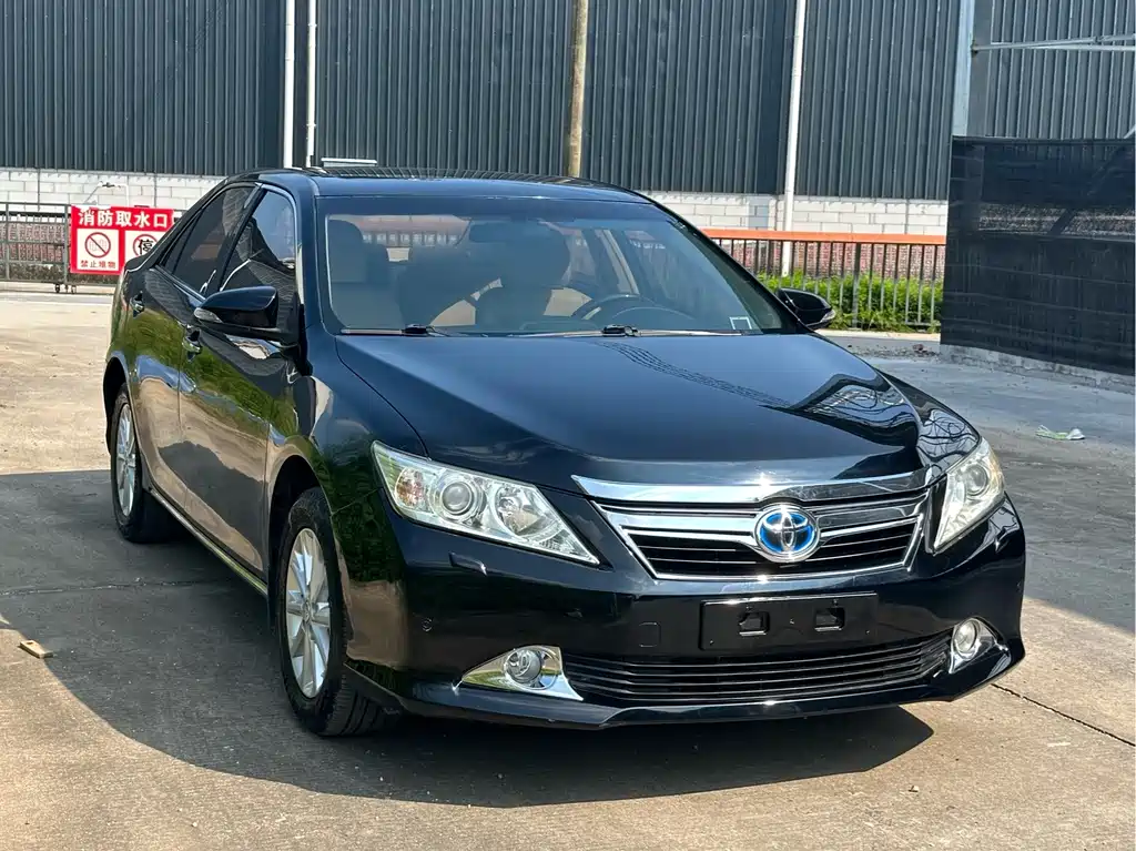 Toyota Camry — миниатюра 3