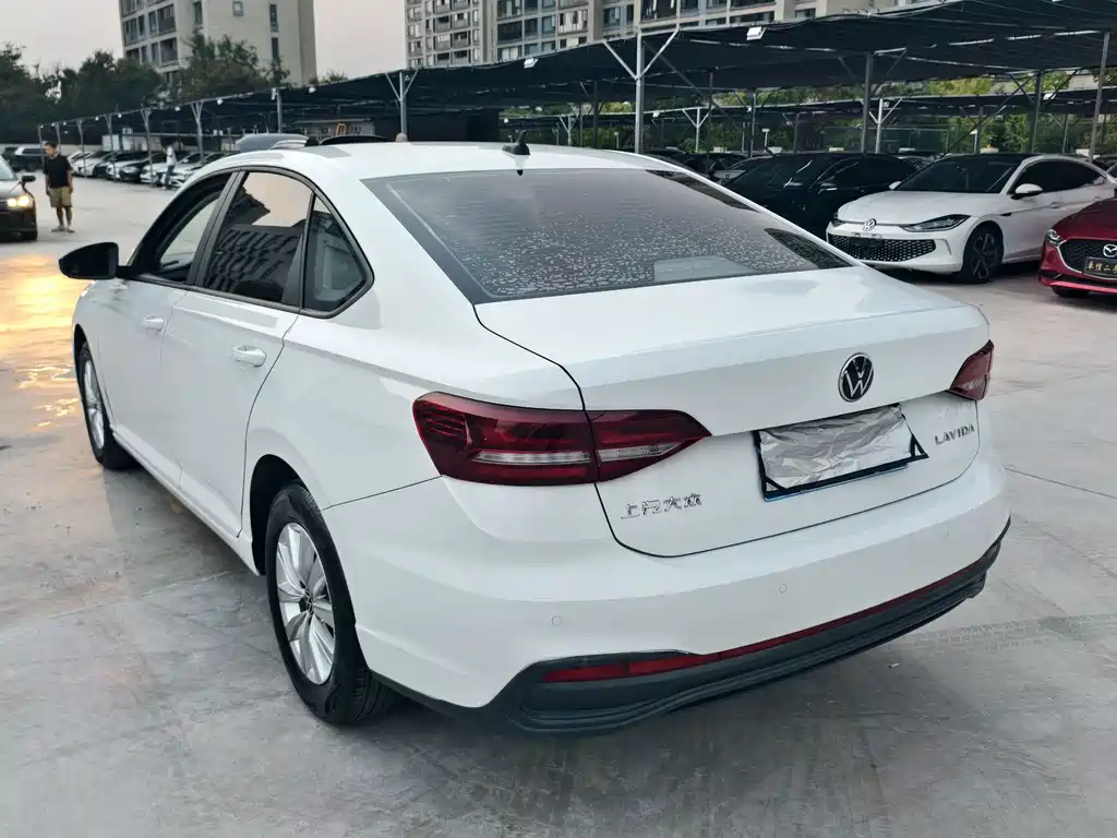 Volkswagen Lavida — миниатюра 5