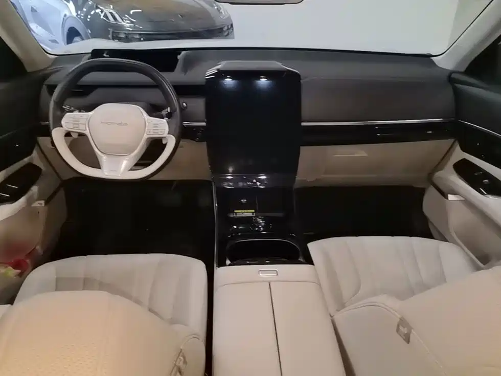 Honda P7 — миниатюра 10