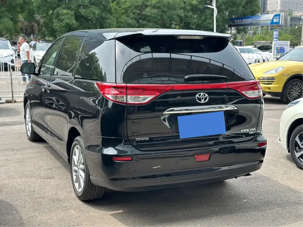 Toyota Previa 2017 2.4L AT