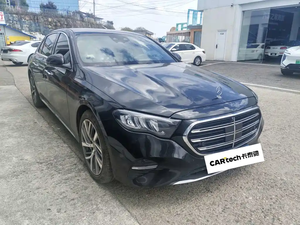 Mercedes-Benz E-Class — миниатюра 2