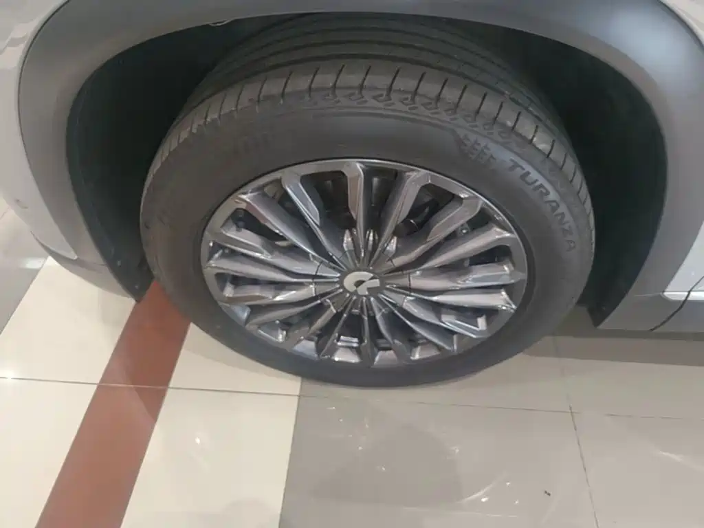 NIO ES8 — миниатюра 23