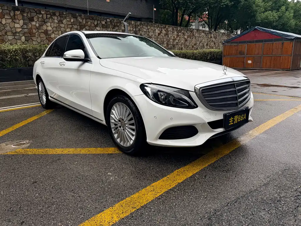 Mercedes-Benz C-Class — миниатюра 3