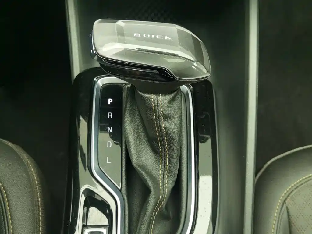 Buick Verano — миниатюра 13