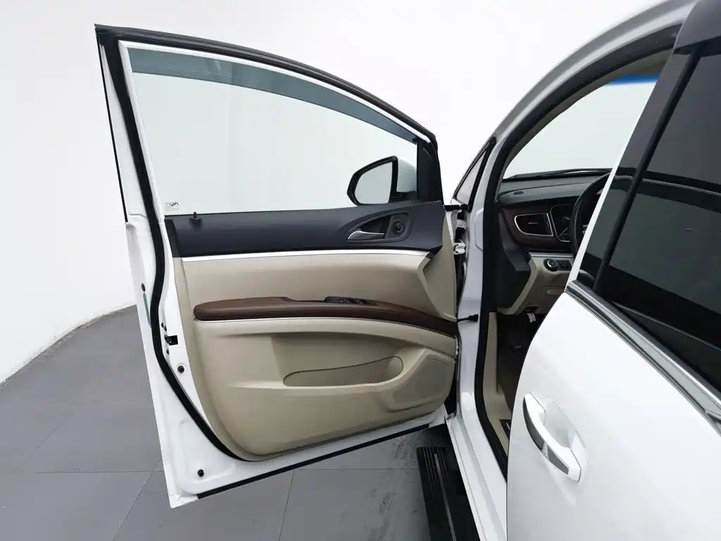 Buick GL8 — миниатюра 8