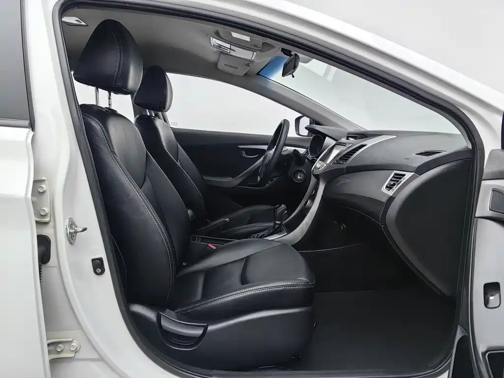 Hyundai Elantra Langdong — миниатюра 23