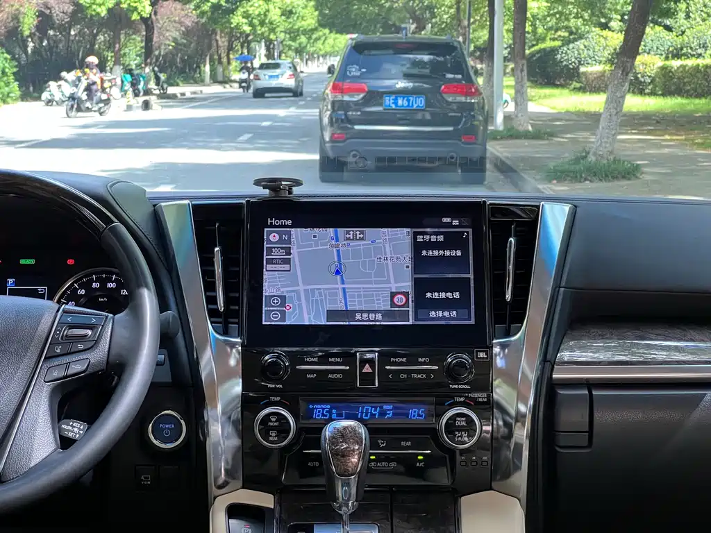 Toyota Vellfire — миниатюра 19