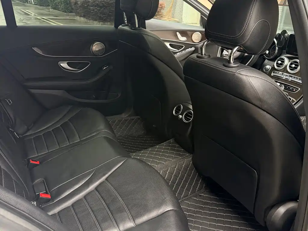 Mercedes-Benz C-Class — миниатюра 11