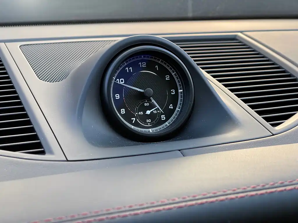 Porsche Macan — миниатюра 10
