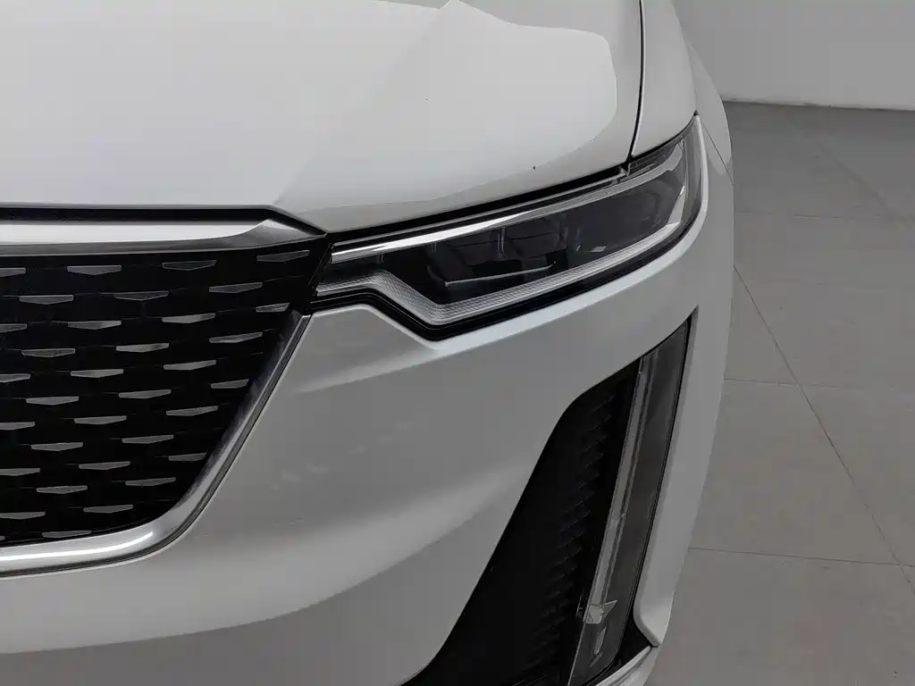 Cadillac XT6 — миниатюра 7