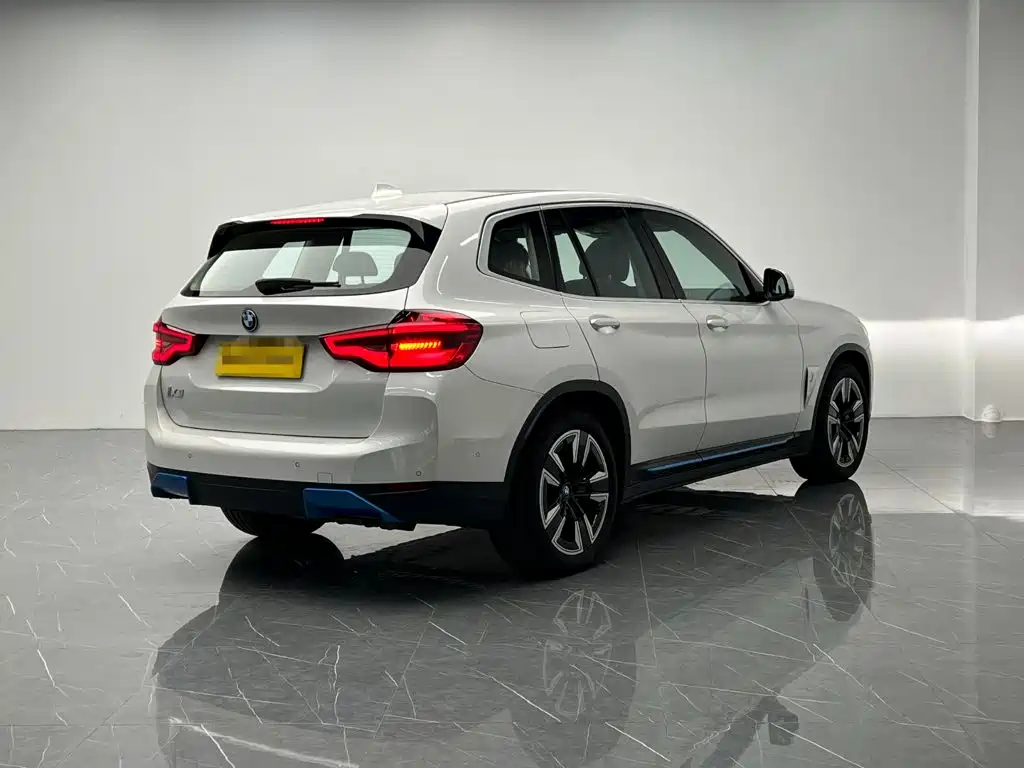 BMW iX3 — миниатюра 6