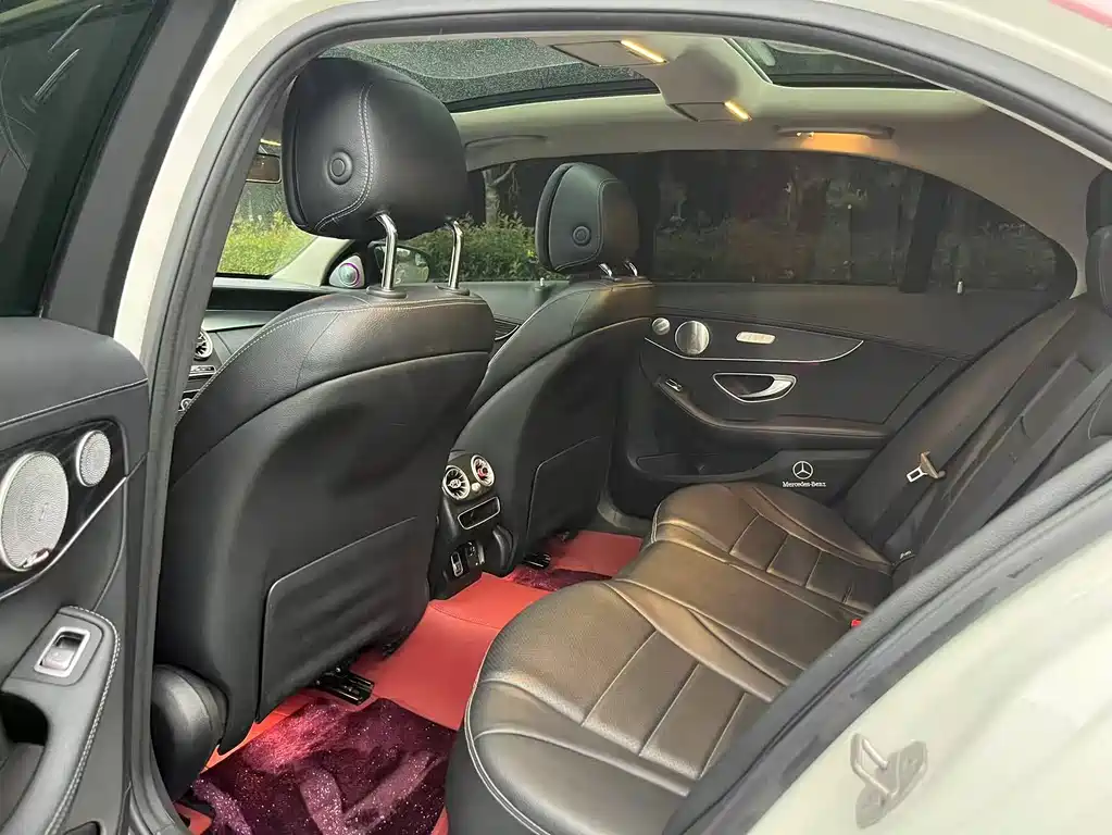 Mercedes-Benz C-Class — миниатюра 6