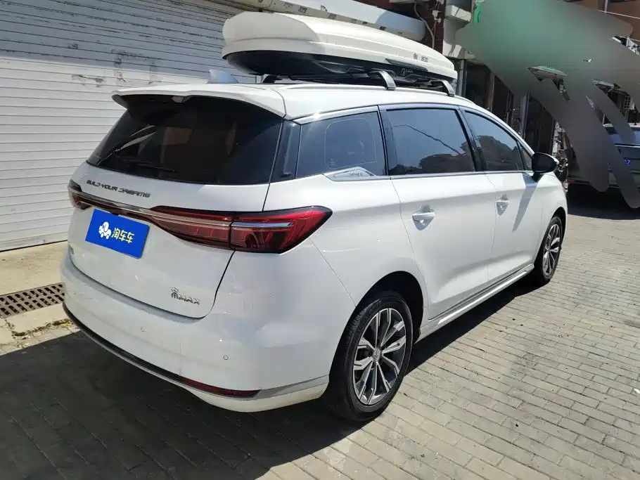 BYD MAX — миниатюра 3