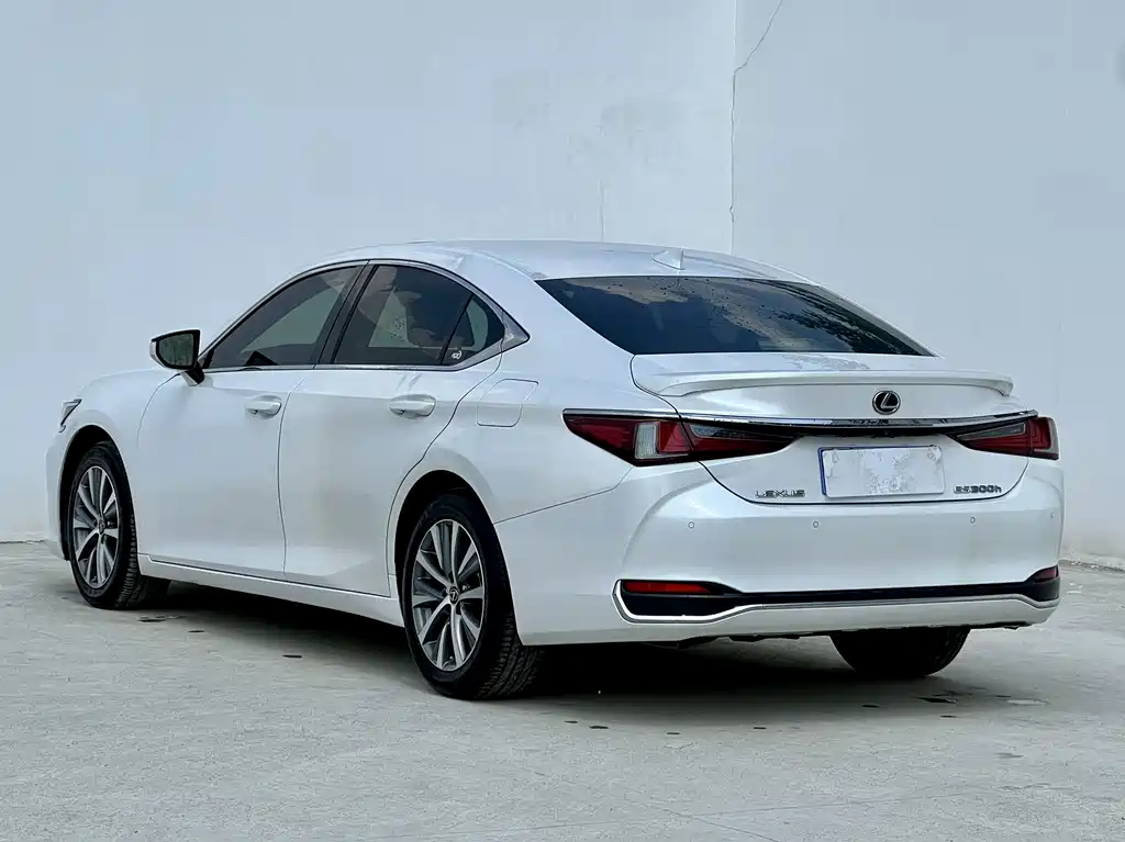 Lexus ES — миниатюра 5
