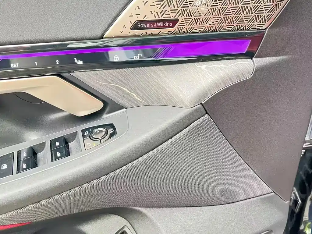 BMW 5 Series — миниатюра 6