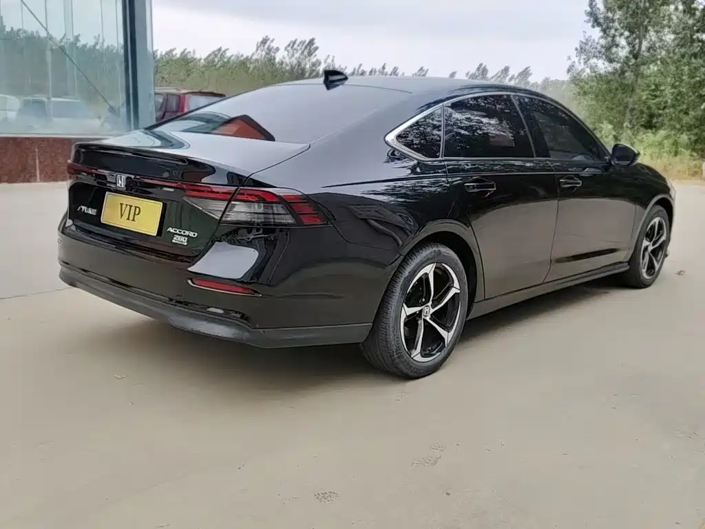 Honda Accord — миниатюра 8