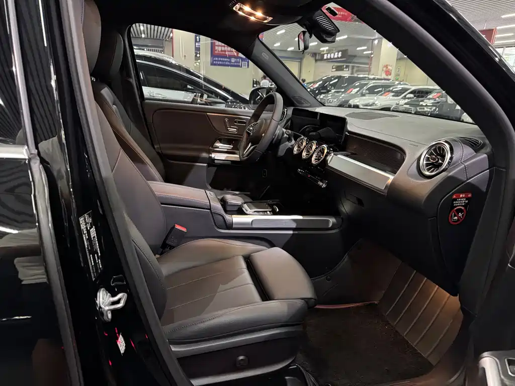 Mercedes-Benz GLB — миниатюра 14