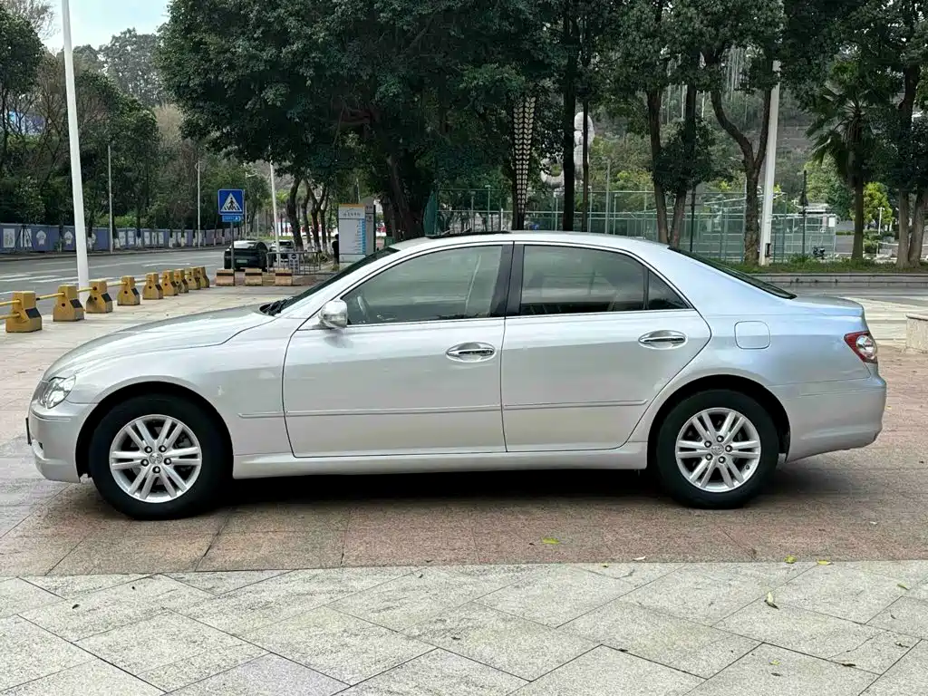 Toyota Reiz — миниатюра 6