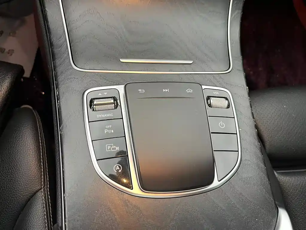 Mercedes-Benz C-Class — миниатюра 12