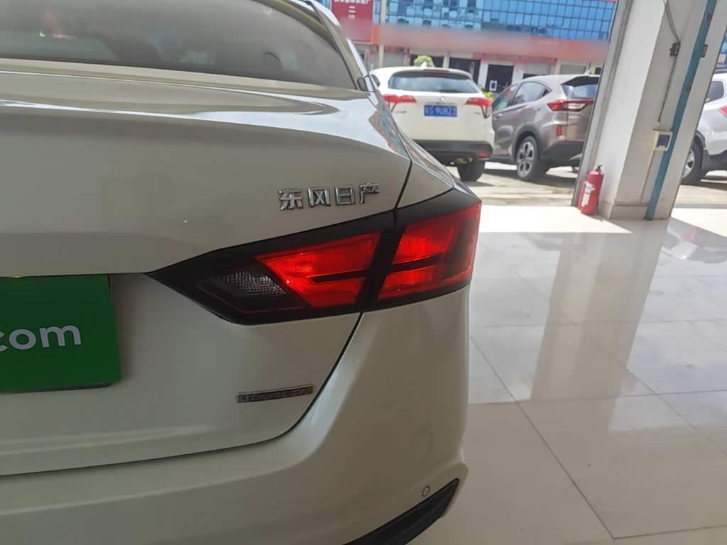 Nissan Teana 2.0 л 2021 г. Белый, пробег 32100 км