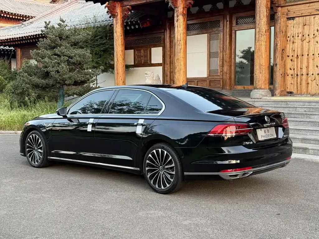 Volkswagen Phideon — миниатюра 6