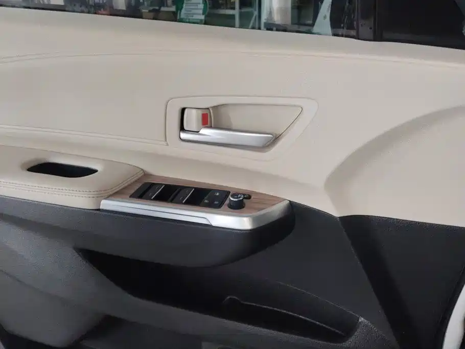 Toyota Sienna — миниатюра 7