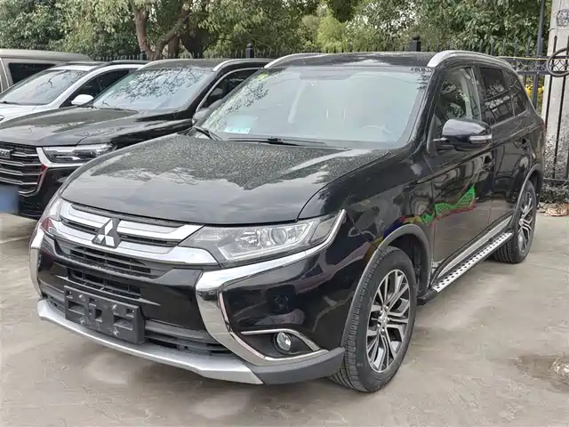 mitsubishi outlander