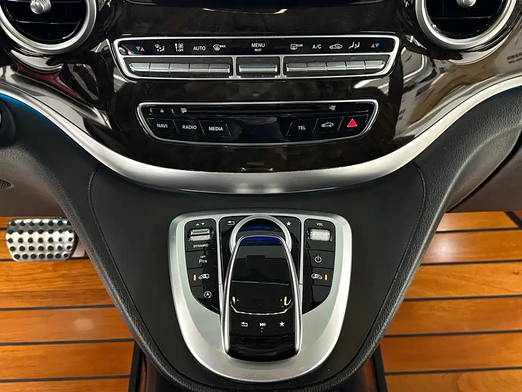 Mercedes-Benz V-Class — миниатюра 22