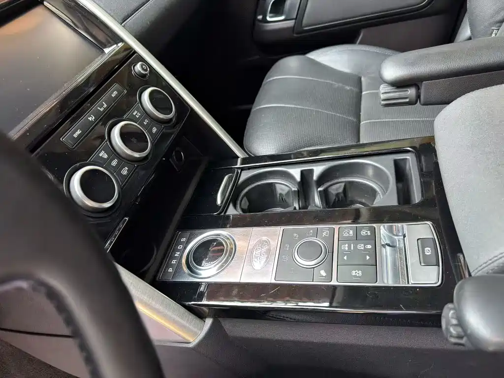 Land Rover Discovery 2017 3.0 SC V6 HSE