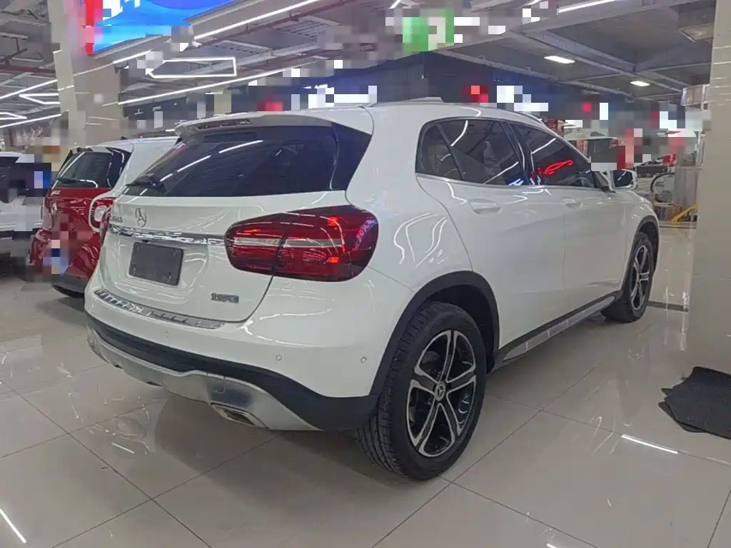 Mercedes-Benz GLA — миниатюра 7