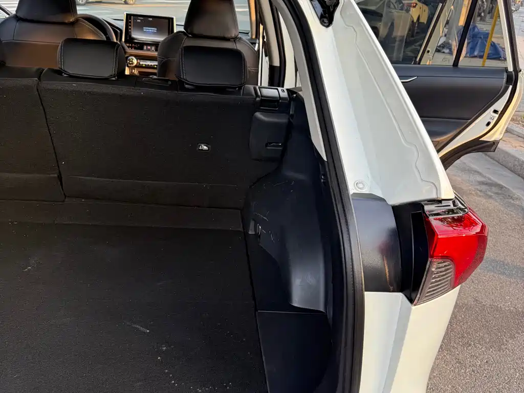 Toyota RAV4 — миниатюра 21