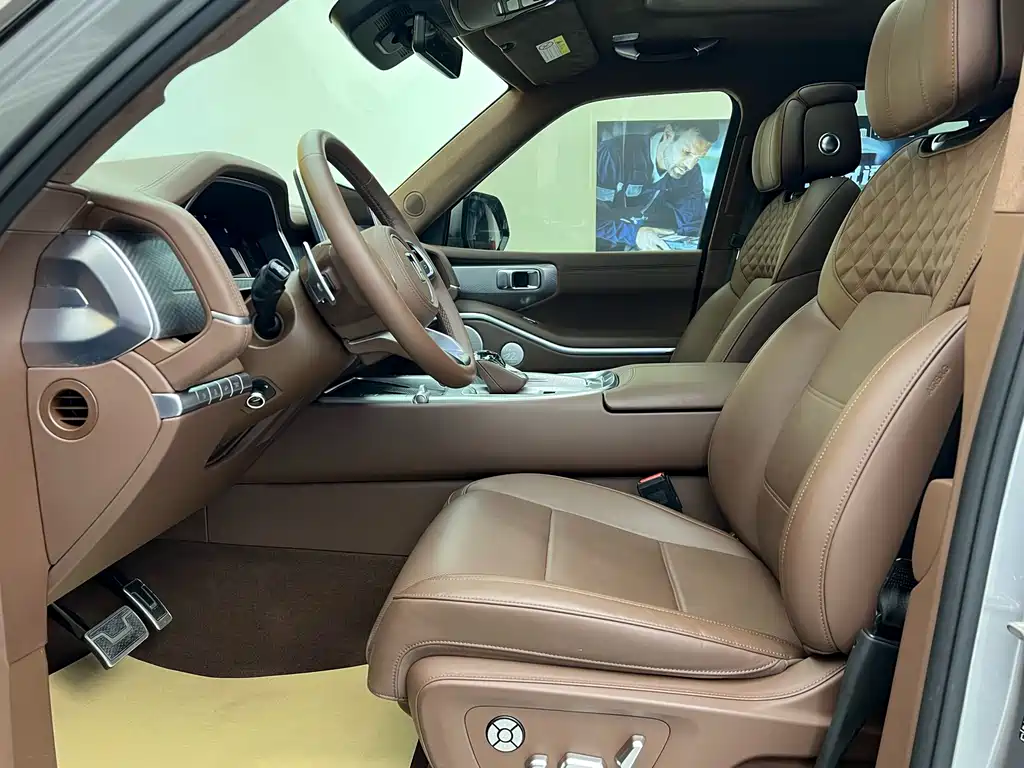 TANK TANK 700 NEW ENERGY