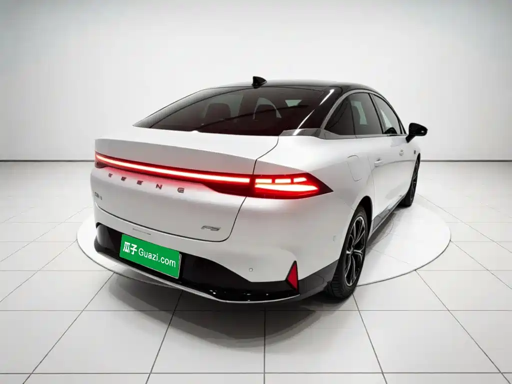 XPeng P5 — миниатюра 6