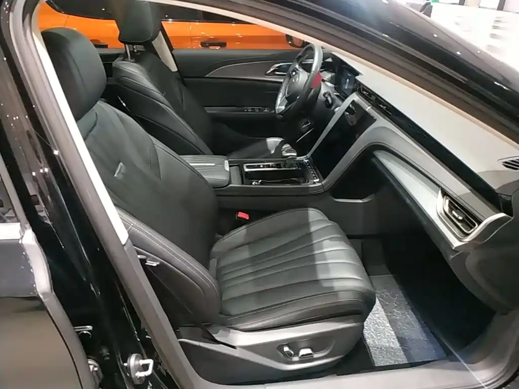 Hongqi Hongqi H5 — миниатюра 25