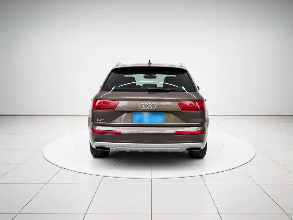 Audi Q7 — миниатюра 3