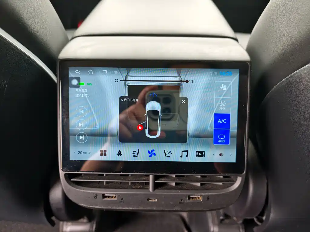 Tesla Model Y — миниатюра 17