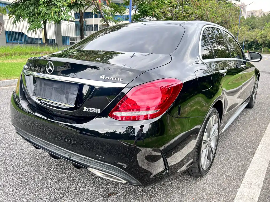 Mercedes-Benz C-Class — миниатюра 6