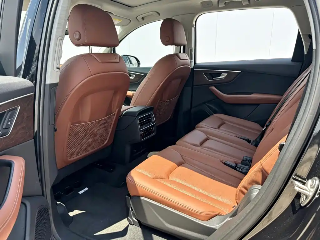 Audi Q7 — миниатюра 9