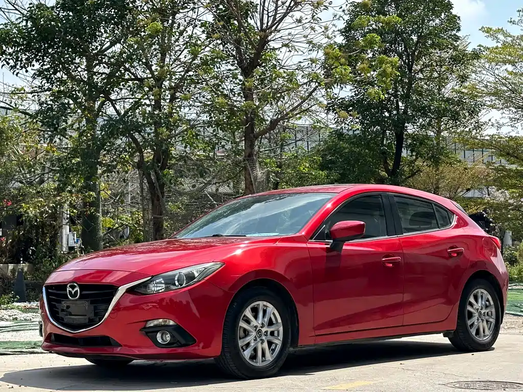 Mazda 3 Axela 2015