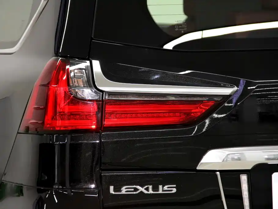 Lexus LX — миниатюра 32