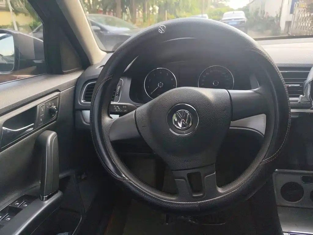 Volkswagen Lavida — миниатюра 7