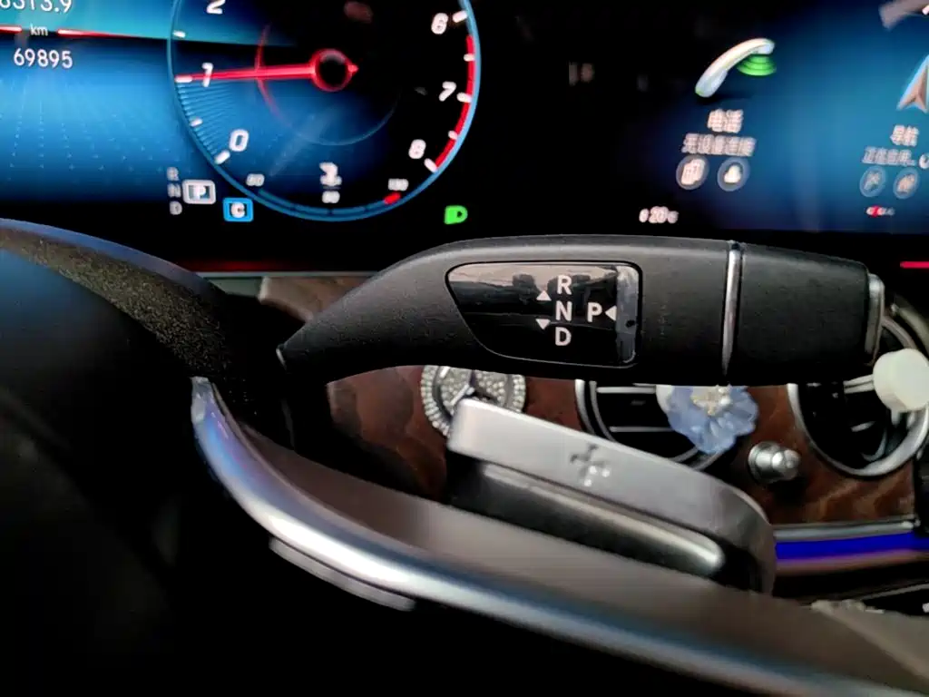 Mercedes-Benz E-Class — миниатюра 14
