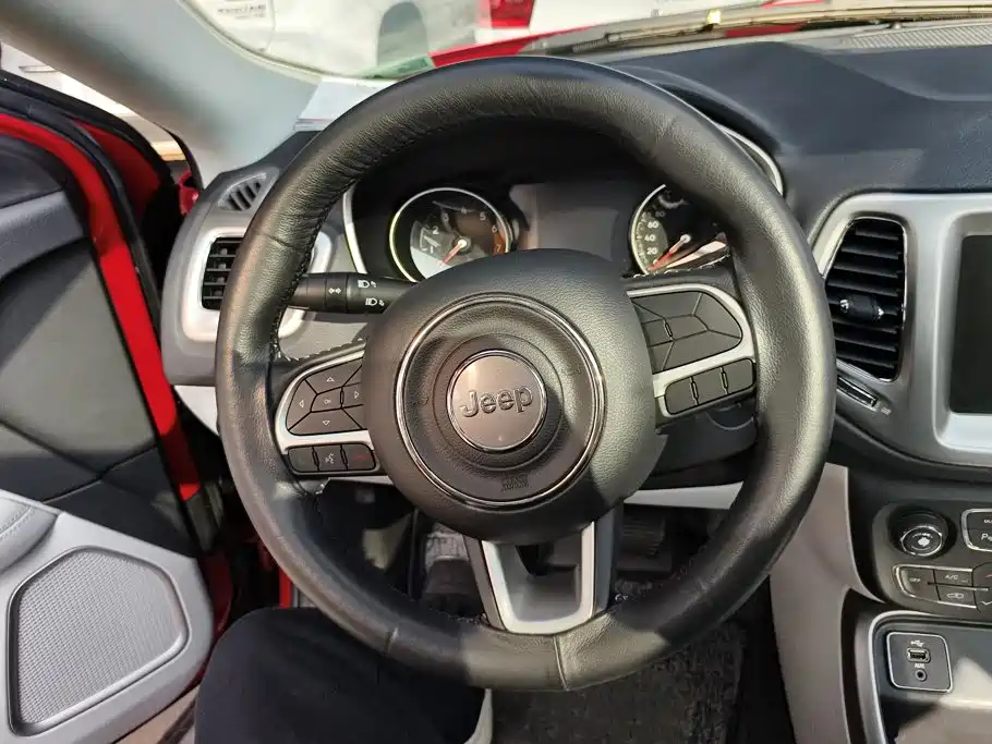 Jeep Compass — миниатюра 15