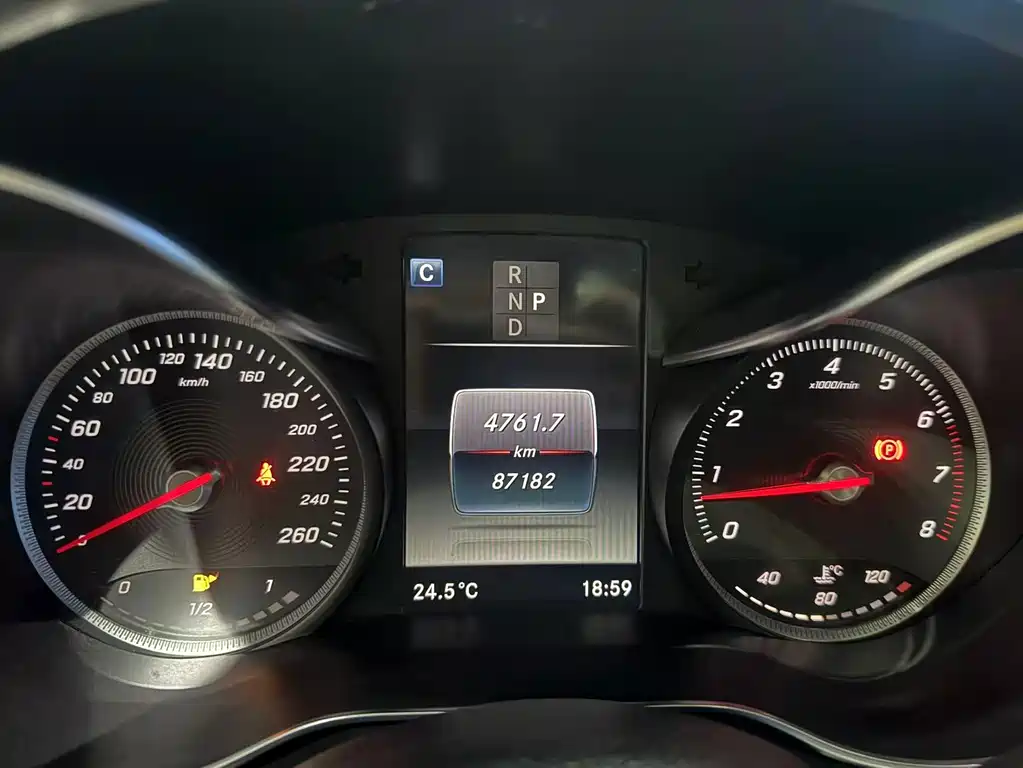 Mercedes-Benz GLC — миниатюра 12