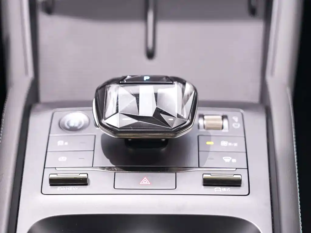BYD Qin L — миниатюра 18