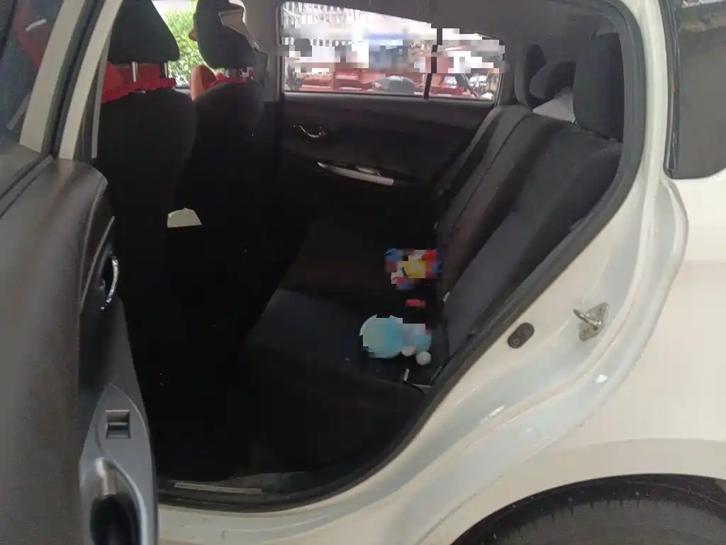 Toyota Yaris L — миниатюра 13