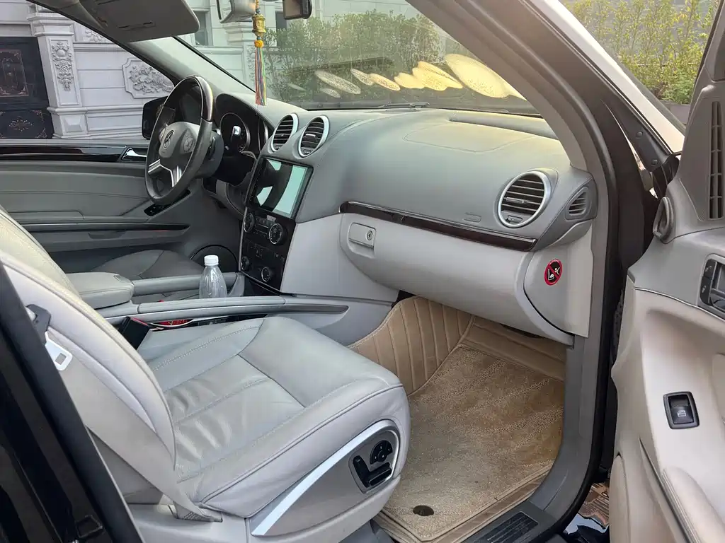 Mercedes-Benz GL-Class — миниатюра 13
