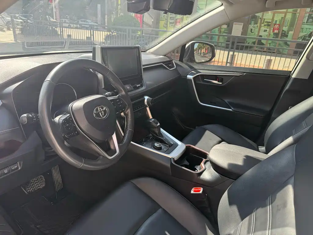 TOYOTA RAV4 RONGFANG